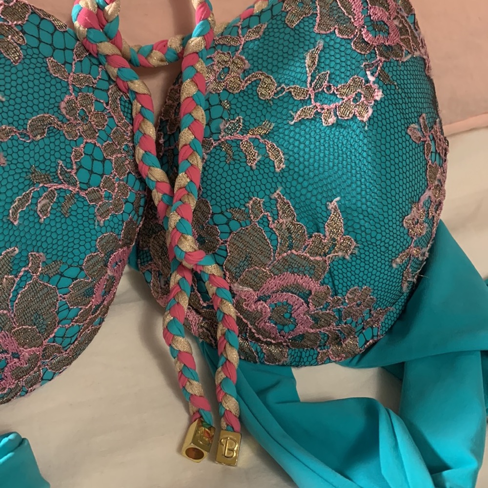Beach bunny Swim wear /Beach Bunny tops